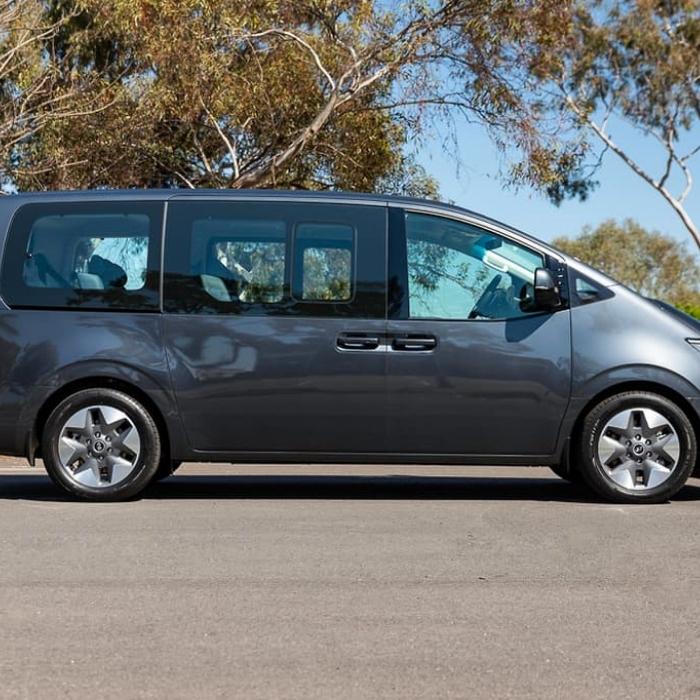 Hunter valley luxury airport transfer vehicle